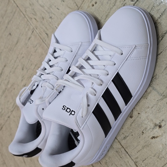 Adidas White and Black Sneakers - Picture 2 of 6